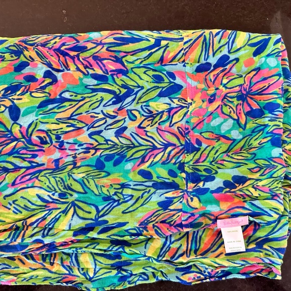 Lilly Pulitzer Riley Hot Spot infinity scarf - Picture 4 of 4
